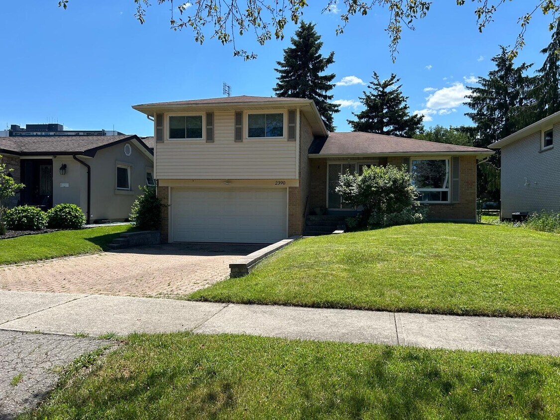 Primary Photo - 2390 Speyside Dr