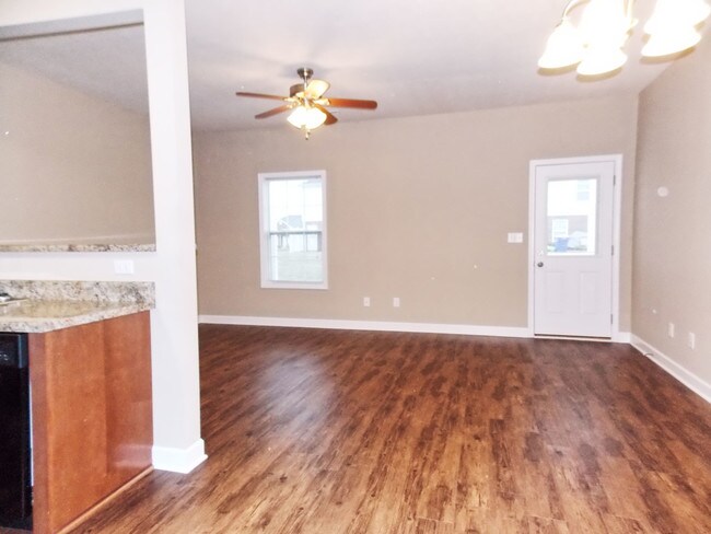 Building Photo - 214 Moss Creek Ave