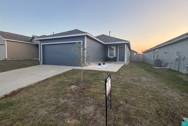 Super Nice with Great Price. 3 Bedroom 2 Bath 1 Story - Super Nice with Great Price.  3 Bedroom 2 Bath 1 Story House