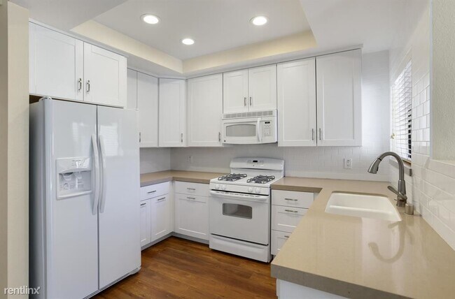 Building Photo - 2 br, 2 bath Condo - 2601 S Broadmoor Dr A...