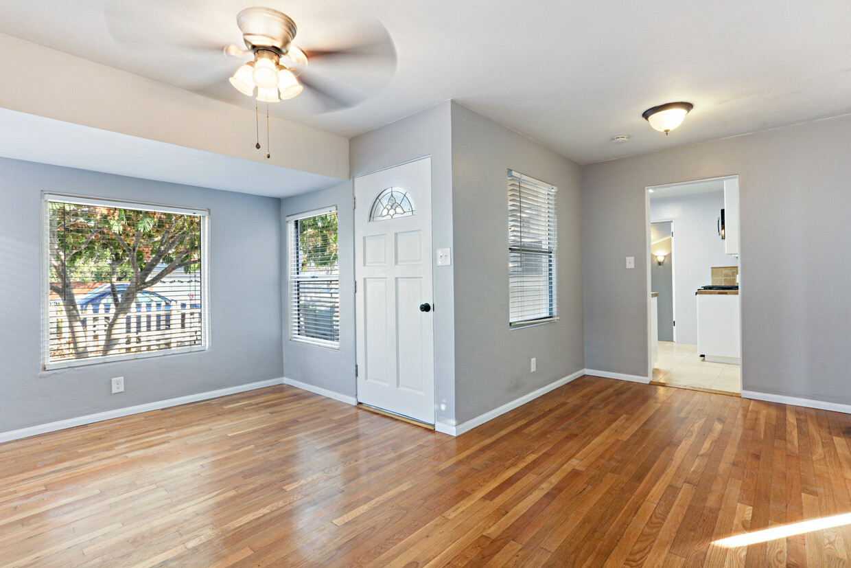 Living Room - 917 E 28th St