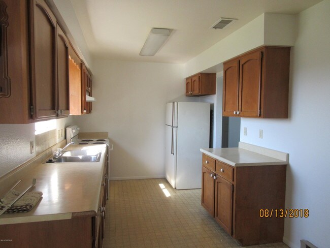 Building Photo - 1802 Cedarwood Dr