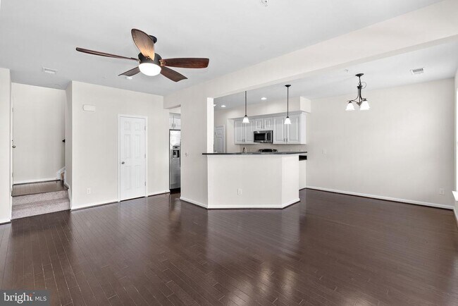 Foto del edificio - 25222 Briargate Terrace