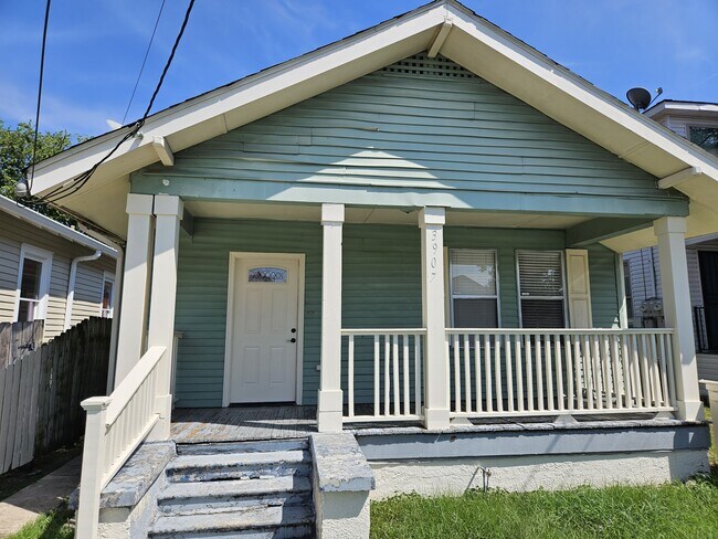 Foto del edificio - 3907 Franklin Ave