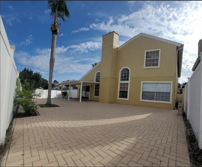 Foto del edificio - 7438 Victoria Cir