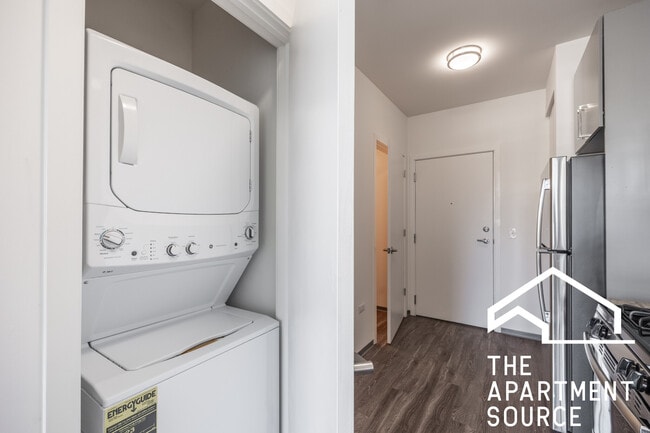 Foto del edificio - 2340 N California Ave