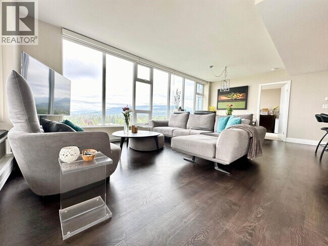 Photo du bâtiment - 150 15th St W