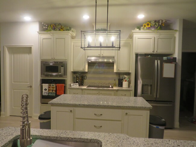 Building Photo - 9167 Tara Cir