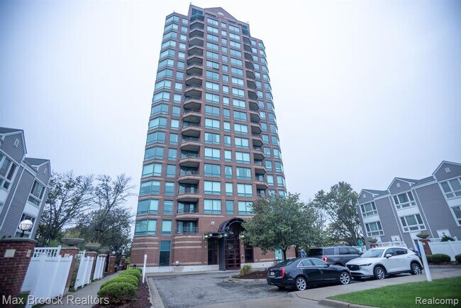 Foto del edificio - 3320 Spinnaker Ln