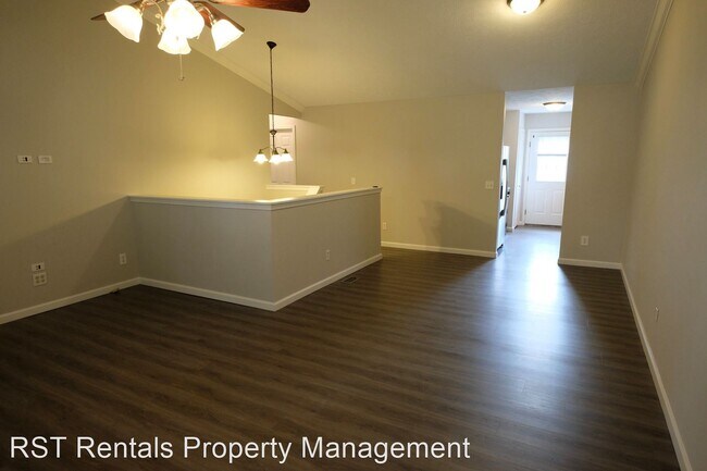 Building Photo - 4 br, 2 bath House - 911 Perry Ln