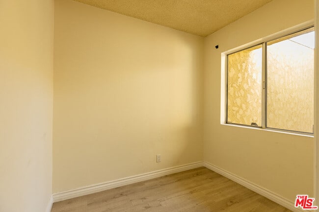 Foto del edificio - 1033 6th St