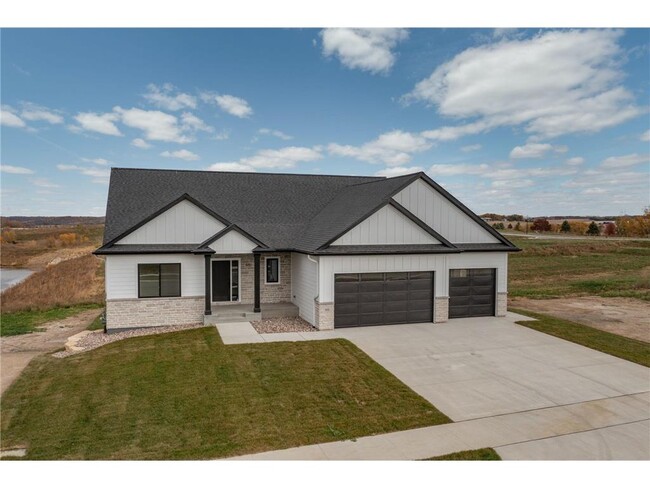 Building Photo - 301 Somerby Pkwy NE