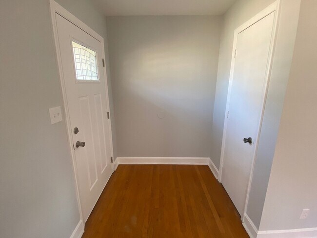 Foto del edificio - 243 St Matthews Ln