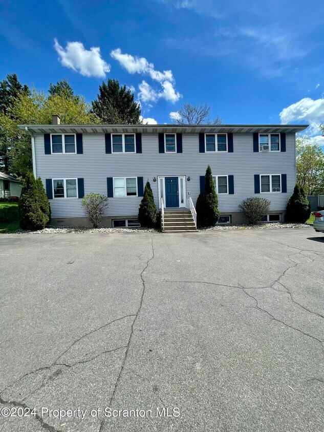 427 Smith St, Dunmore, PA 18512 Room for Rent in Dunmore, PA