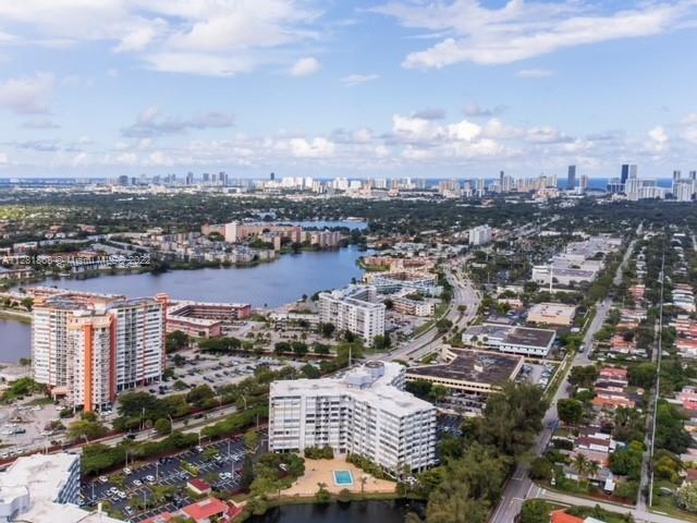 Foto del edificio - 1300 NE Miami Gardens Dr