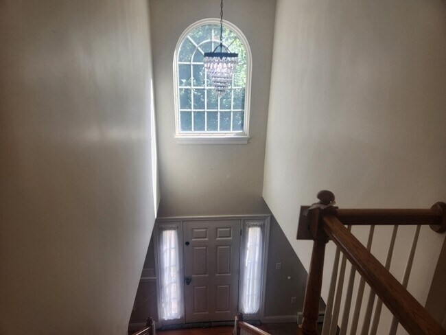 Building Photo - 105 Sanborn St