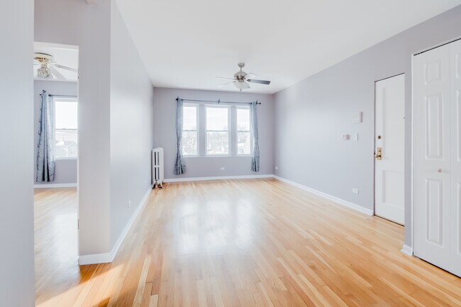 Building Photo - 3801 W Cullom Ave
