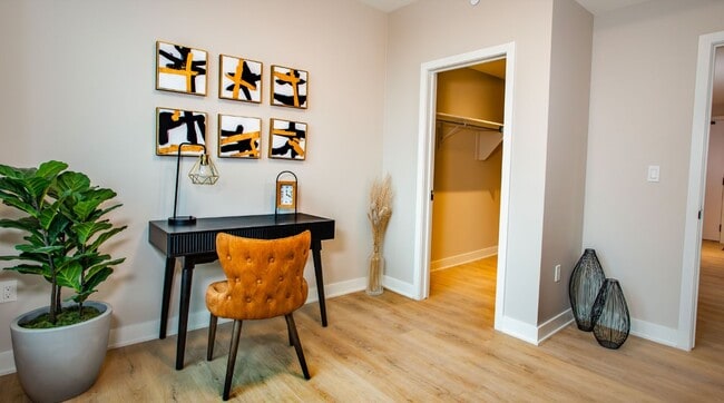 Building Photo - The Clemow