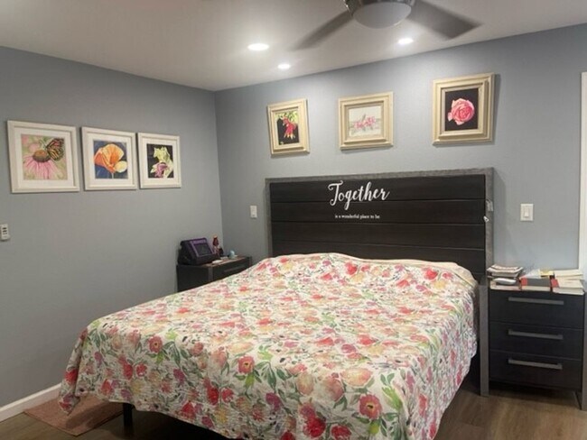 Building Photo - Beautiful 55 or better community, Availabl...
