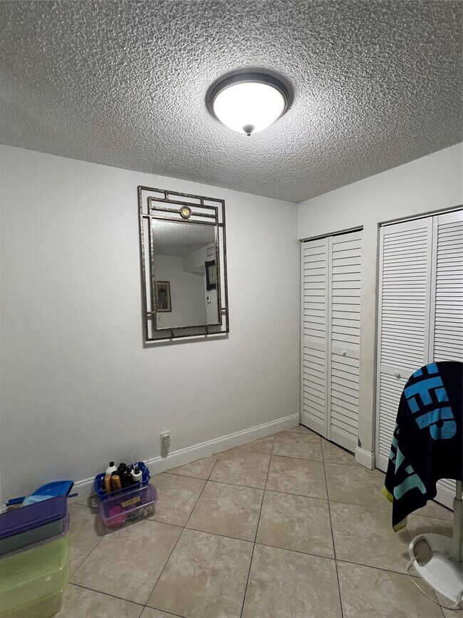 Foto del edificio - 10709 Cleary Blvd