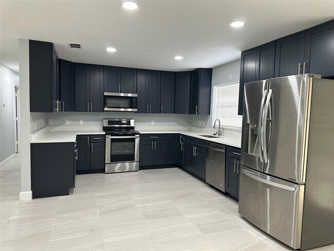 Foto del edificio - 2432 NE 28th St