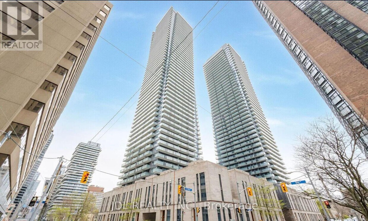 Photo principale - 1080-1080 Bay St.