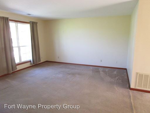 Building Photo - 403 N Elm St