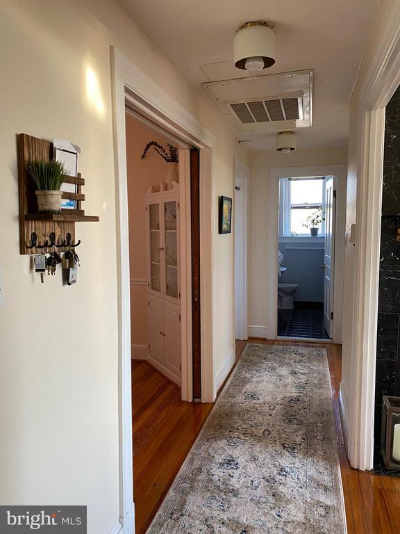 Foto del edificio - 3014 Dent Pl NW