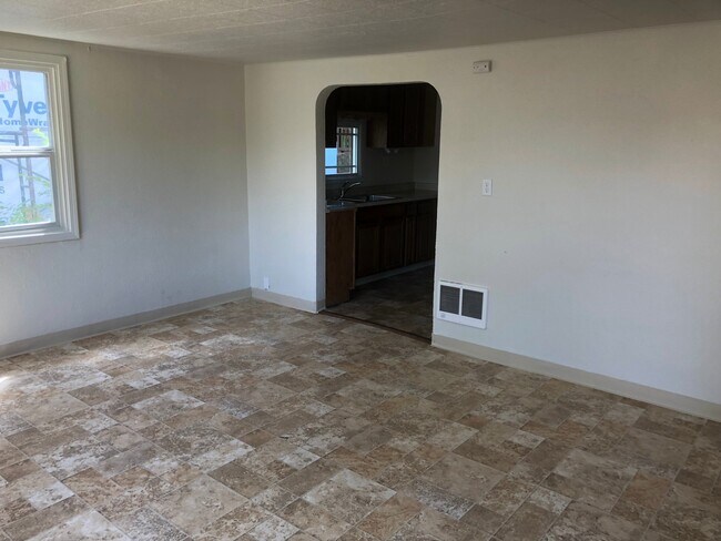 Building Photo - Single Family Home in Yakima