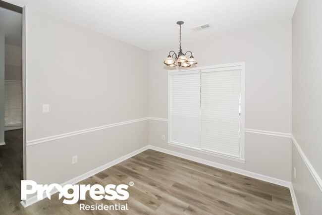 Building Photo - 8730 Eagle View Dr
