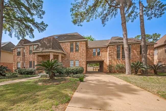 Foto del edificio - 18307 Champion Forest Dr