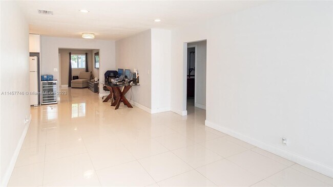 Foto del edificio - 104 SW 7th St