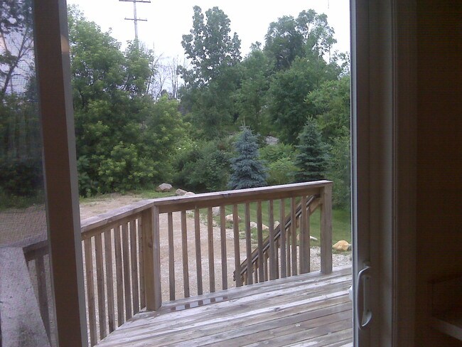 Building Photo - 224 W Elm St