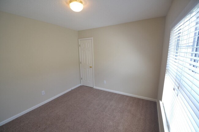 Foto del edificio - 3739 Summit Trce