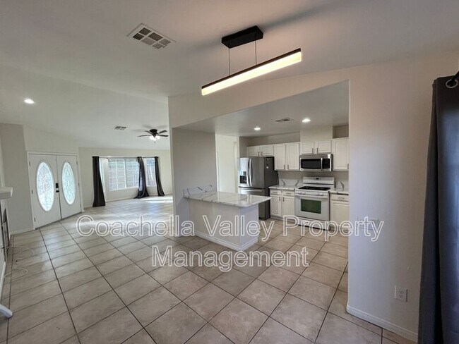 Foto del edificio - 66432 2nd St