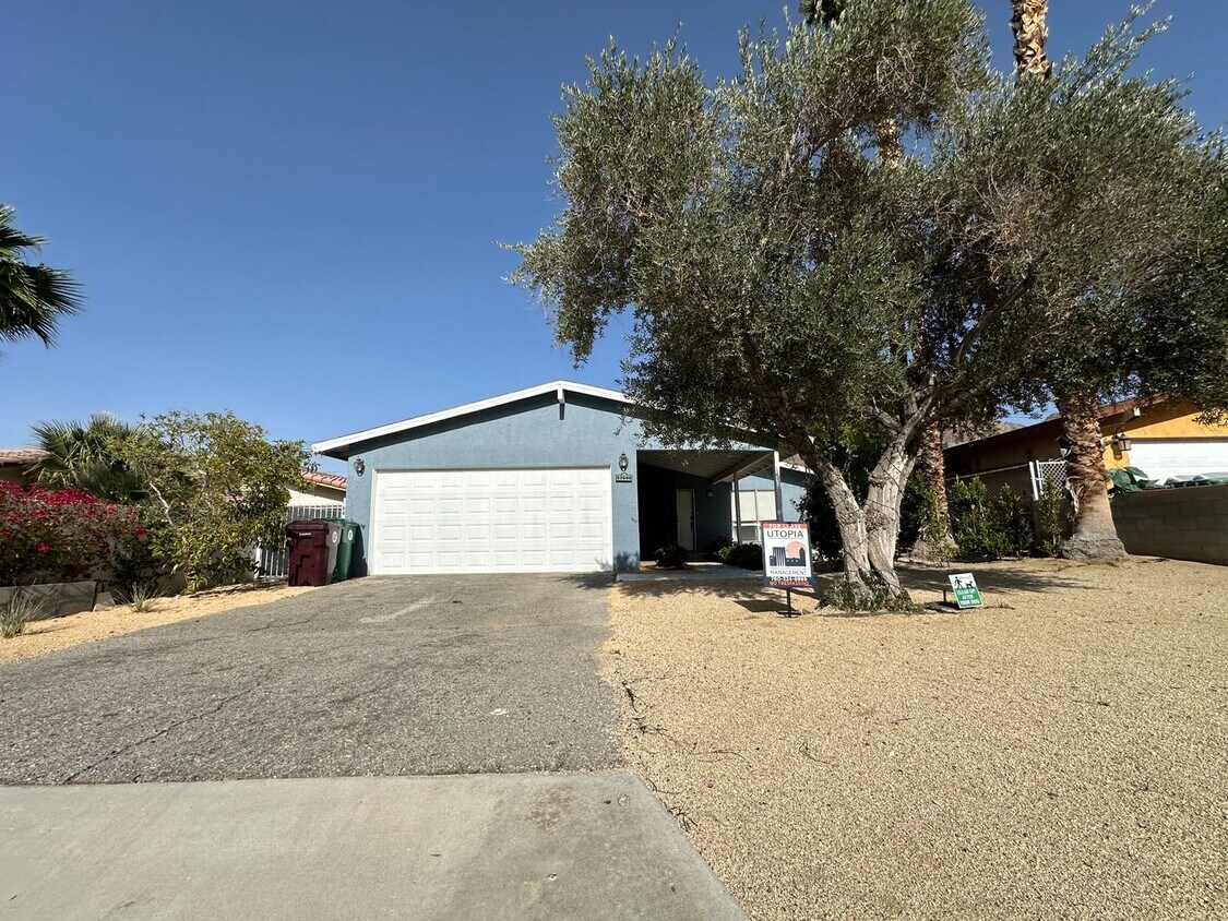 Primary Photo - AVAILABLE NOW!! Charming 3 Bed/ 2 Bath In ...