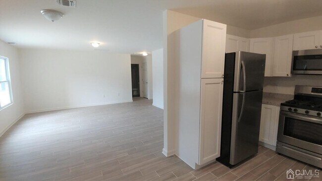 Building Photo - 503 Marlboro Rd