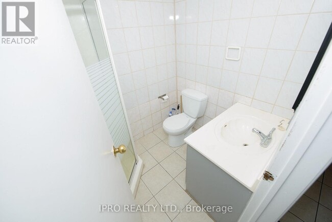 Building Photo - 3765-3765 Keenan Crescent
