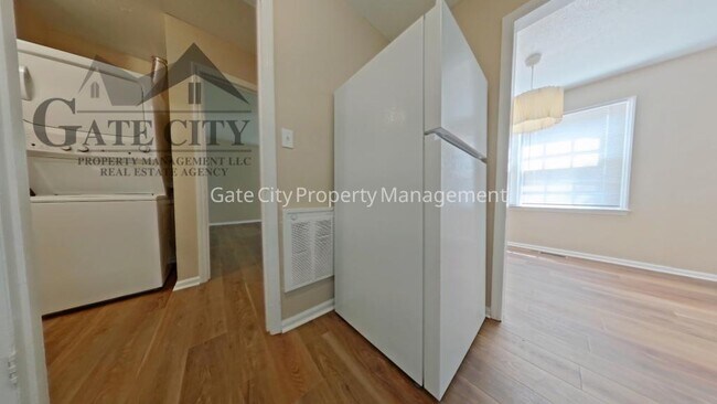 Foto del edificio - 1105 Meadowbrook Blvd