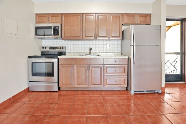 Foto del edificio - Upstairs 1BR Unit in Hidden Lake Village w...