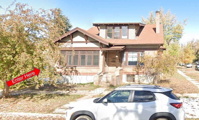 Primary Photo - 1319 E Custer St