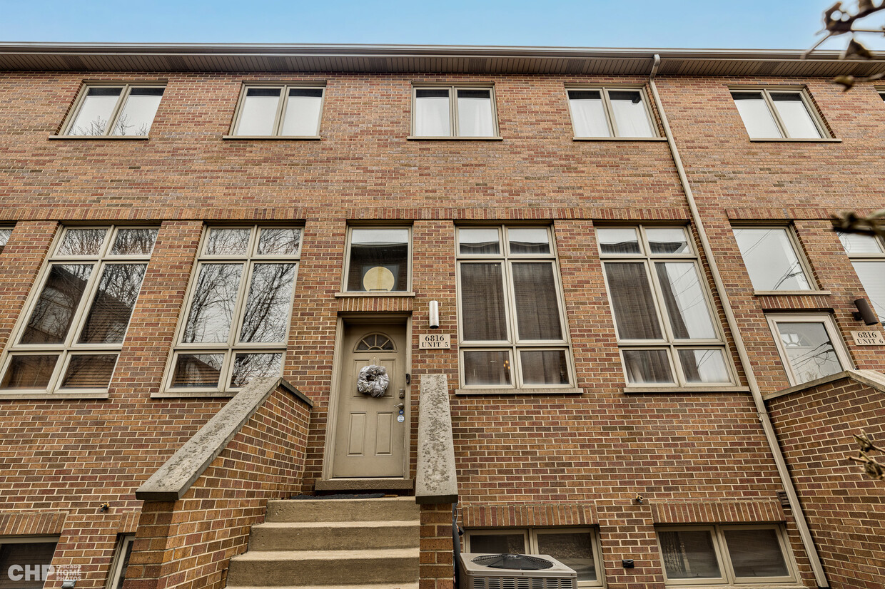 Foto principal - 6816 W 65th St