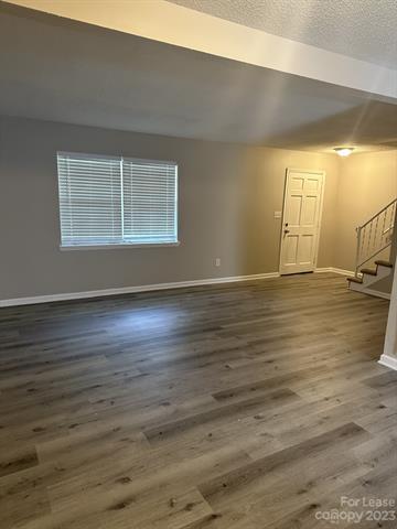 Foto del edificio - 8841 Hunter Ridge Dr