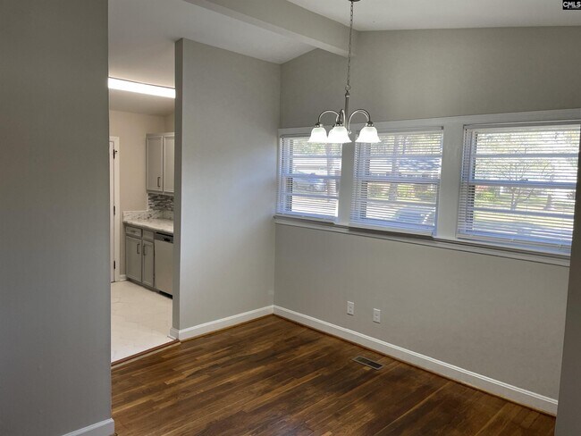Foto del edificio - 6601 Satchelford Rd