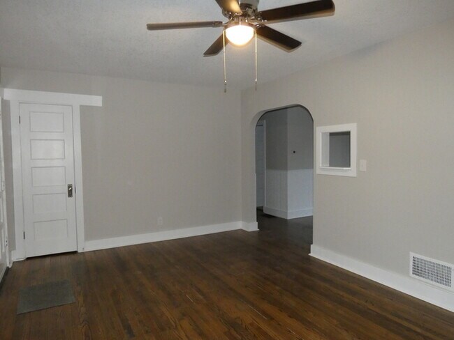 Foto del edificio - Beautiful Updated Home in North Kansas City School District!