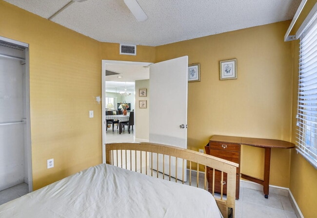 Building Photo - 1500 SW 131st Way