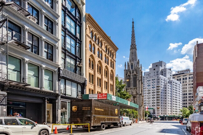 Building Photo - 808 Broadway