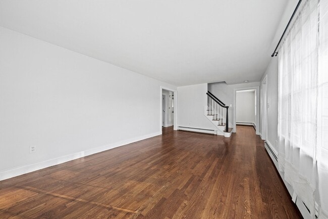 Building Photo - 8 Petrel Rd