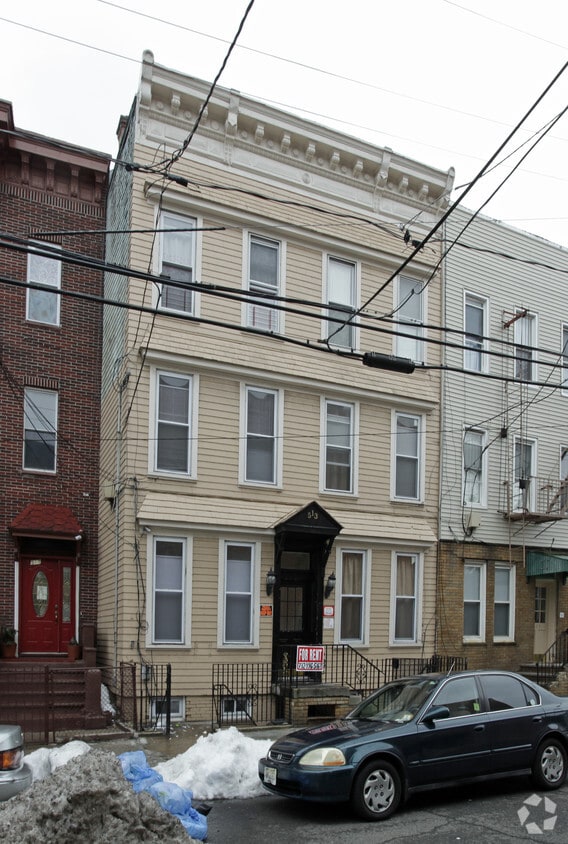 513 26th St, Union City, NJ 07087 Apartments in Union City, NJ