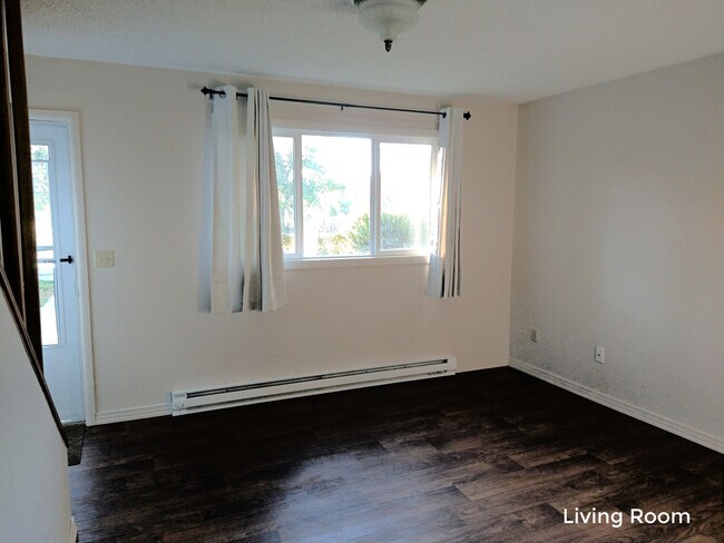 Sala de estar - 2282 Johnstone Rd